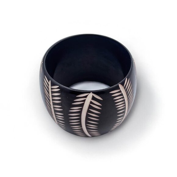 Black Resin Bangle with Engraved Fronds - Tropical Boho Statement Bracelet - Picture 1 of 4